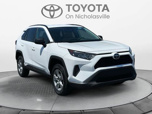 Used 2022 Toyota RAV4 LE AWD/4WD image 8