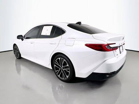 Used 2025 Toyota Camry XLE w/ Premium Plus Package image 8