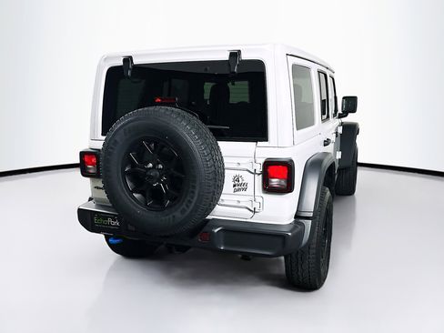 Used 2024 Jeep Wrangler Willys image 9