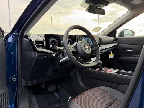 New 2026 Nissan Kicks SR w/ Cold Weather Package FWD image 10