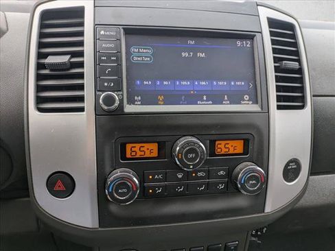 Used 2021 Nissan Frontier SV AWD/4WD image 12