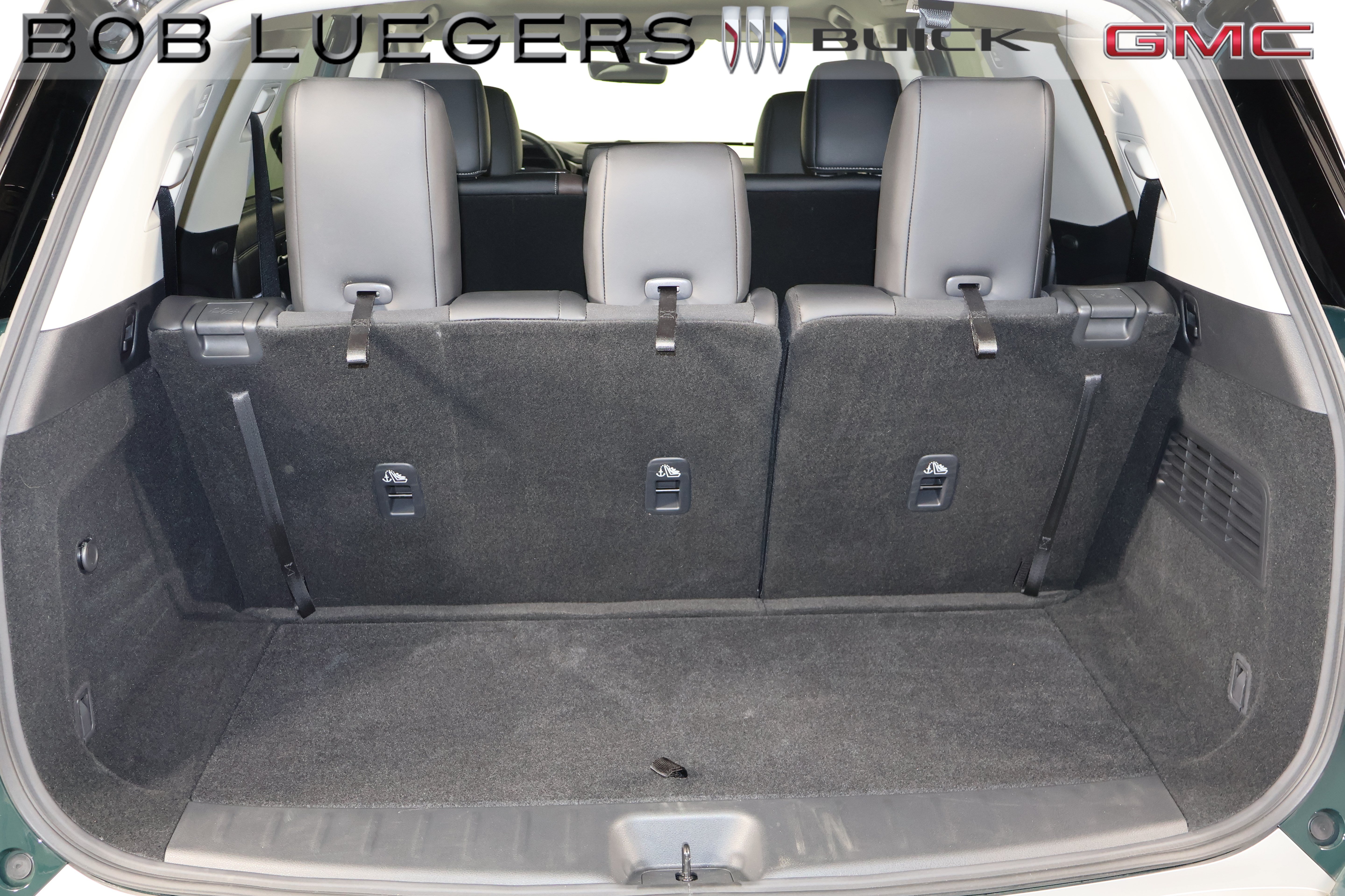 Used 2025 Nissan Pathfinder Platinum FWD image 22