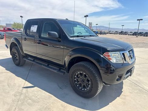 Used 2014 Nissan Frontier SV w/ SV Value Truck Package AWD/4WD image 5