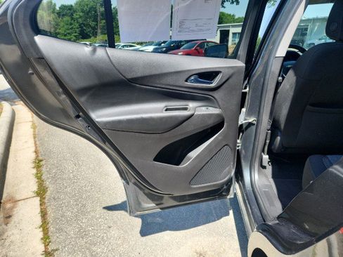 Used 2019 Chevrolet Equinox LT FWD image 31