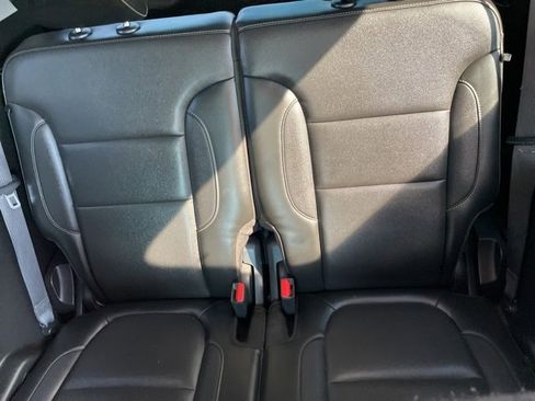 Used 2019 GMC Acadia SLT image 12