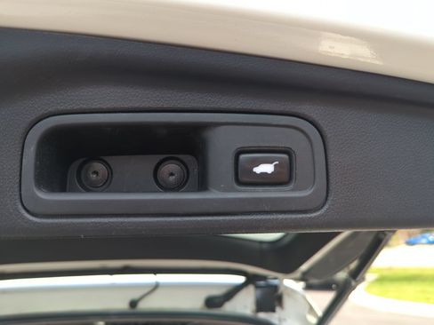 Used 2017 Honda Pilot Touring image 32