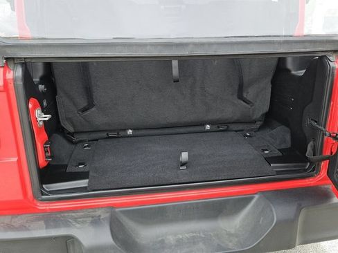 Used 2025 Jeep Wrangler Sport AWD/4WD image 12