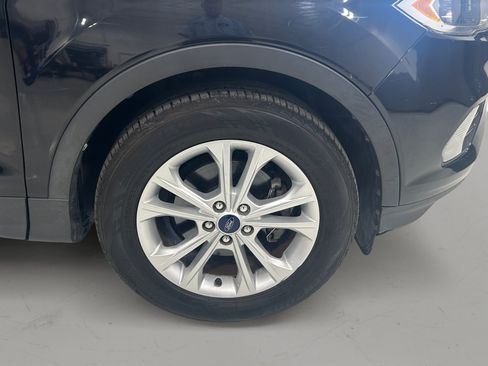 Used 2017 Ford Escape SE FWD image 10