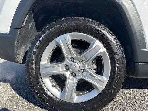 Used 2023 Jeep Compass Latitude w/ Convenience Group image 6