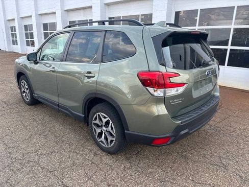Used 2021 Subaru Forester Premium w/ Popular Package #1 AWD/4WD image 4