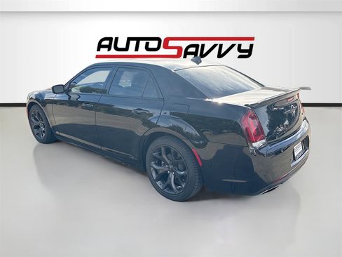 Used 2023 Chrysler 300 S w/ Comfort Group image 5