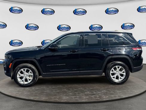Used 2023 Jeep Grand Cherokee Limited AWD/4WD image 2