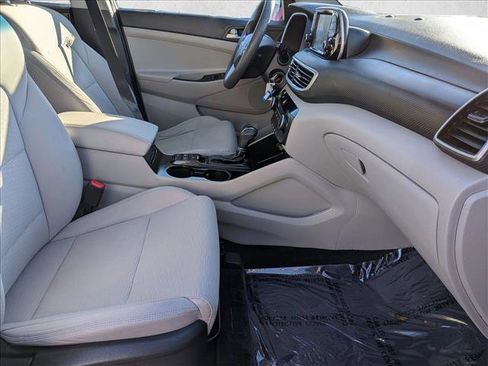 Used 2019 Hyundai Tucson SE image 21