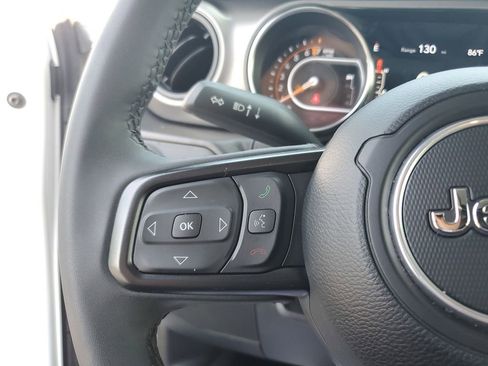 Certified 2023 Jeep Gladiator Sport AWD/4WD image 19