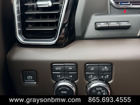 Used 2024 GMC Sierra 1500 Denali w/ Technology Package AWD/4WD image 28