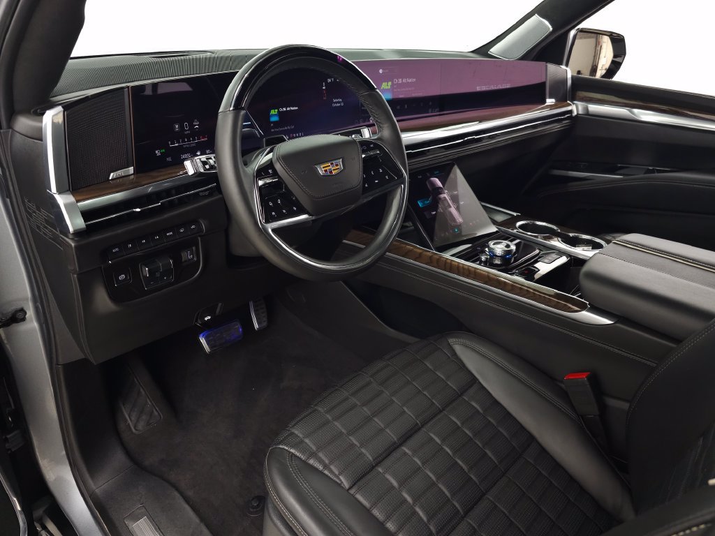 Certified 2025 Cadillac Escalade Sport Platinum w/ LPO, ONYX Package AWD/4WD image 17
