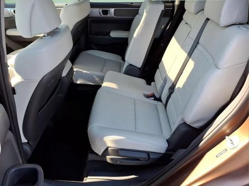 Used 2024 Hyundai Santa Fe Limited FWD image 18