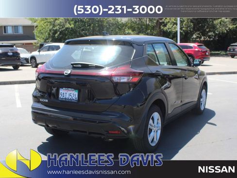 Used 2022 Nissan Kicks S FWD image 7