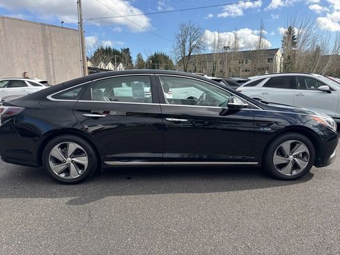 Used 2016 Hyundai Sonata Plug-In Hybrid image 8