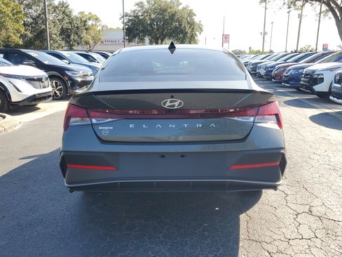 Used 2025 Hyundai Elantra Sport image 6