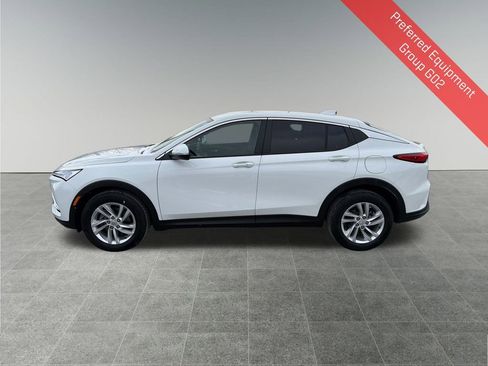 Used 2024 Buick Envista Preferred w/ Convenience I Package image 3