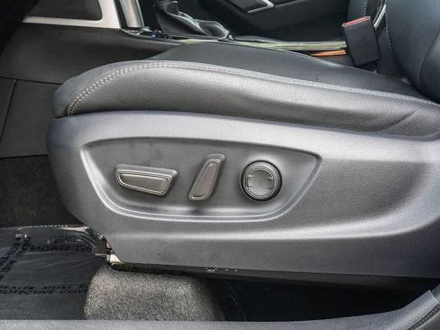 Used 2023 Toyota Corolla Cross XLE FWD image 21