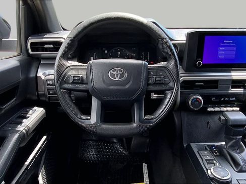 Used 2025 Toyota Tacoma SR5 AWD/4WD image 6