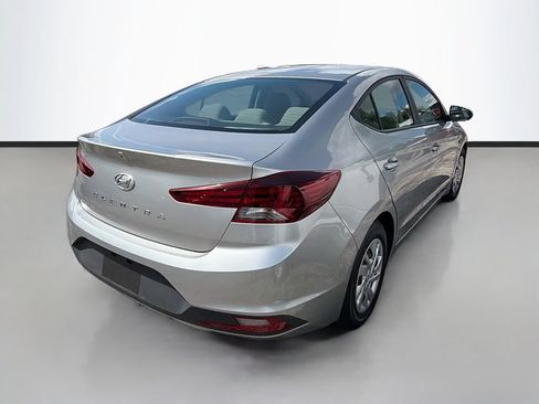 Used 2020 Hyundai Elantra SE FWD image 9