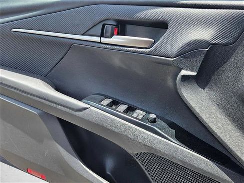 Used 2025 Toyota Camry SE FWD image 11