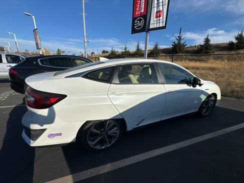 Used 2018 Honda Clarity Touring image 9
