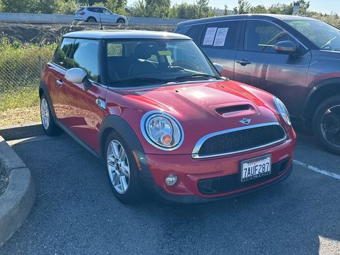 Used 2013 MINI Cooper S FWD image 2