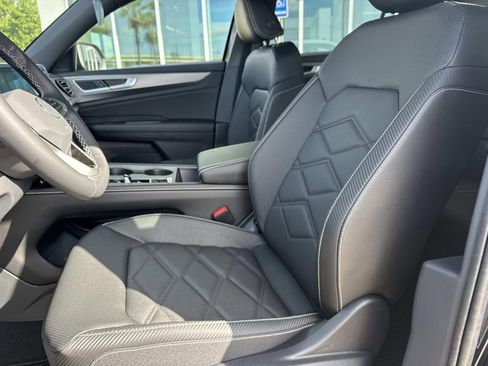 New 2026 Volkswagen Atlas Cross Sport SE FWD image 8