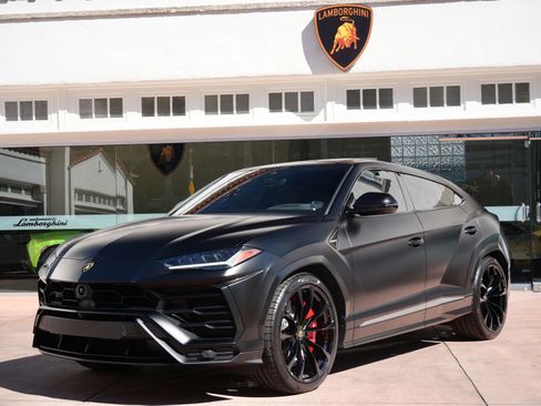 Used 2022 Lamborghini Urus image 11
