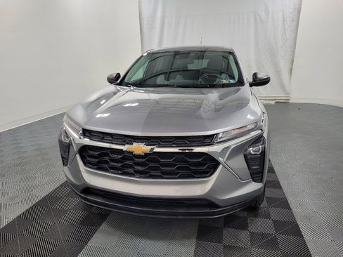 Used 2024 Chevrolet Trax LS w/ Driver Confidence Package FWD image 15