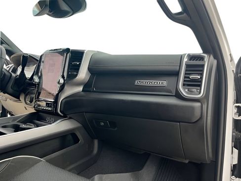 Used 2025 RAM 3500 Laramie AWD/4WD image 27