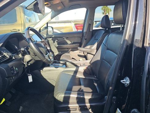 Used 2019 Honda Pilot Touring image 4