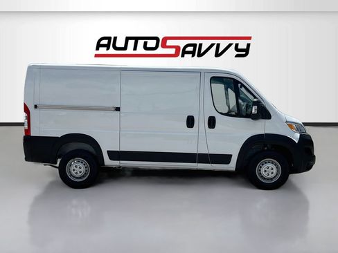 Used 2025 RAM ProMaster 2500 w/ U-Haul Equipment Group FWD image 8