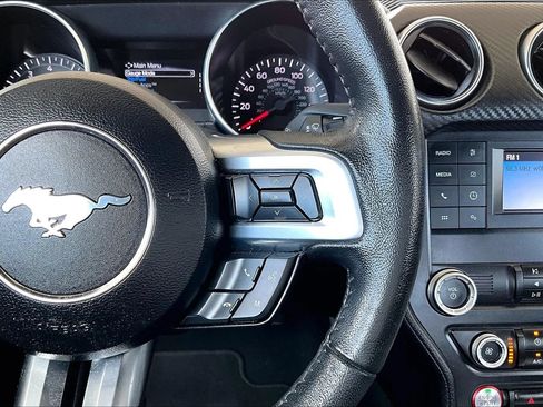 Used 2022 Ford Mustang Coupe RWD image 11