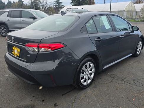 Used 2023 Toyota Corolla LE image 4