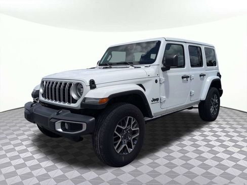 Used 2025 Jeep Wrangler Unlimited Sahara AWD/4WD image 6