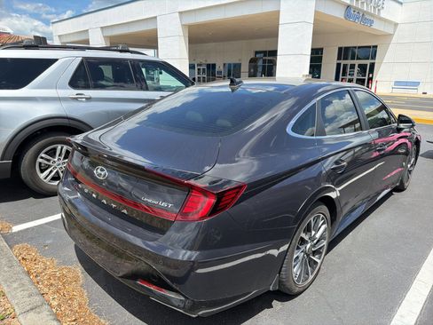 Used 2023 Hyundai Sonata Limited FWD image 2