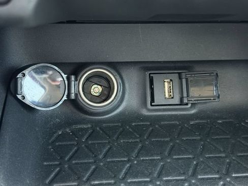 Used 2022 Toyota RAV4 XLE FWD image 21