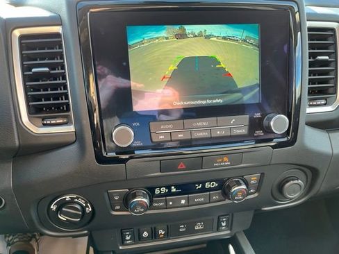 Used 2023 Nissan Frontier SV w/ SV Convenience Package image 31