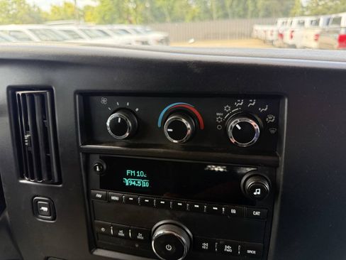 Used 2020 GMC Savana 2500 w/ Driver Convenience Package RWD image 17