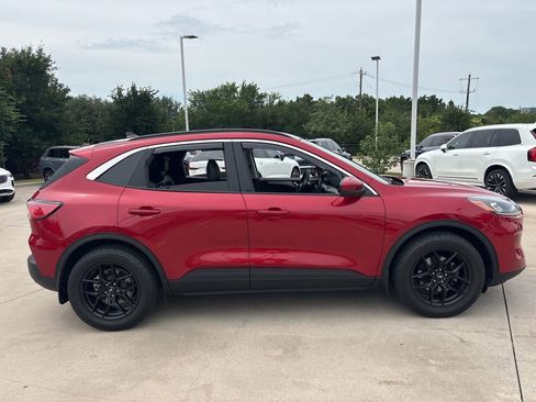 Used 2022 Ford Escape SEL w/ Technology Package FWD image 4