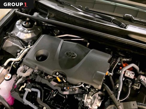Used 2025 Toyota Camry XLE AWD/4WD image 33