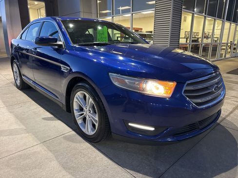 Used 2014 Ford Taurus SEL image 10