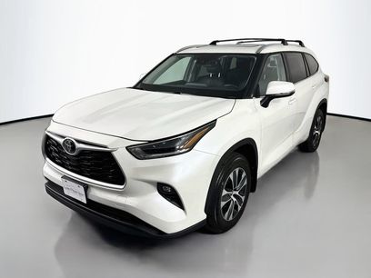 Used 2021 Toyota Highlander XLE