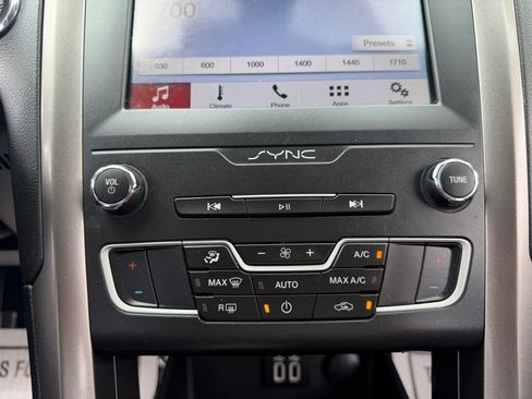 Used 2019 Ford Fusion SE image 23