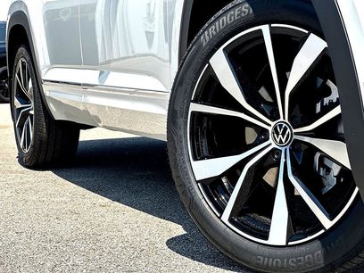 New 2026 Volkswagen Atlas Cross Sport SEL Premium R-Line